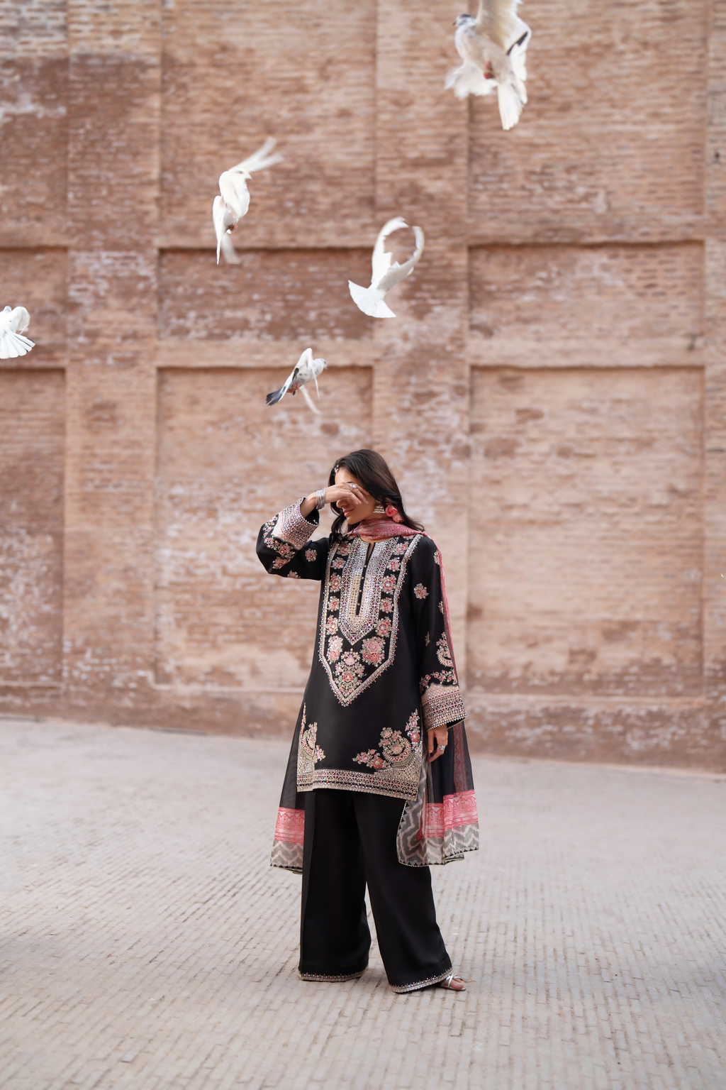 Gulkaar Black
