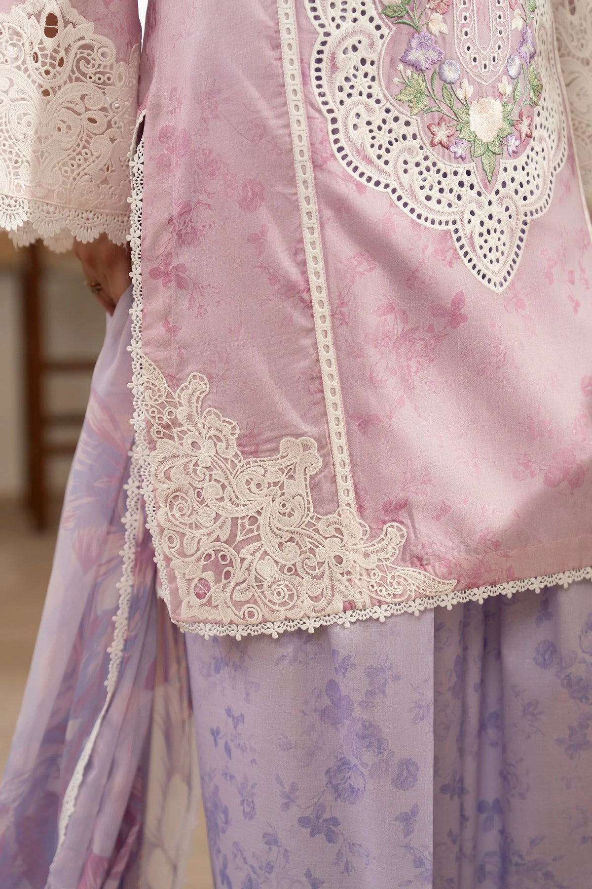 Karma Flora 1603 Dusty Lilac