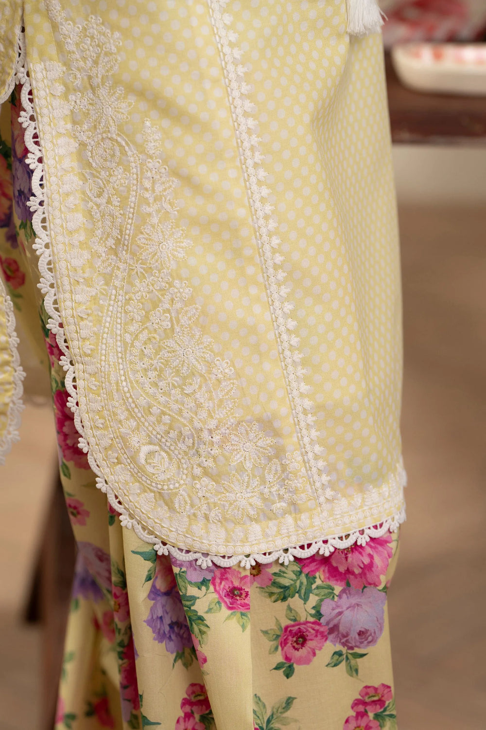 Karma Flora 1590 Butter Cream