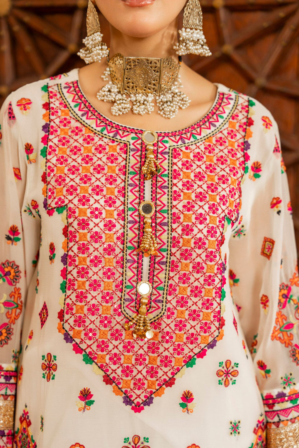 Karma Hayat - F-492 Chalk White