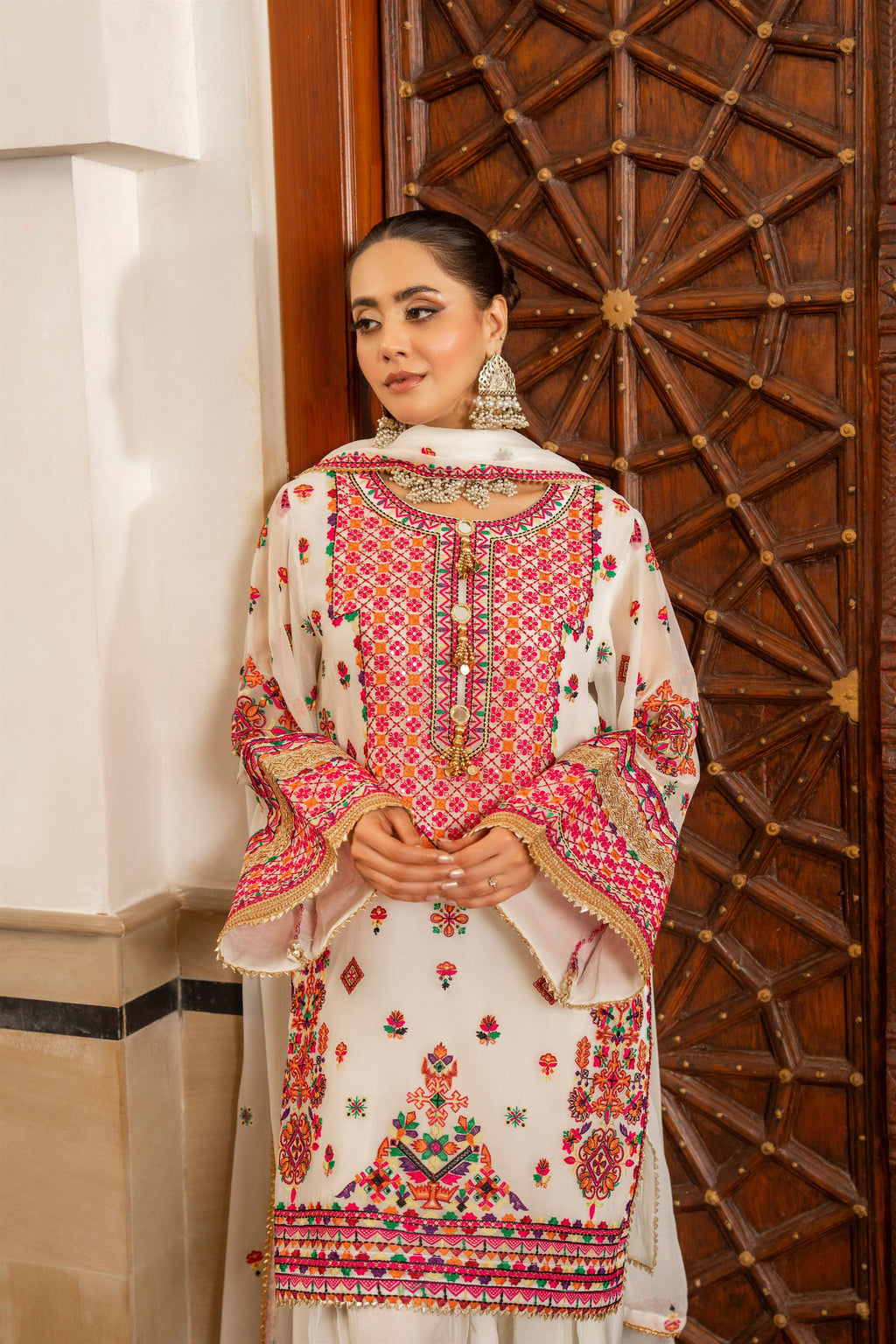 Karma Hayat - F-492 Chalk White
