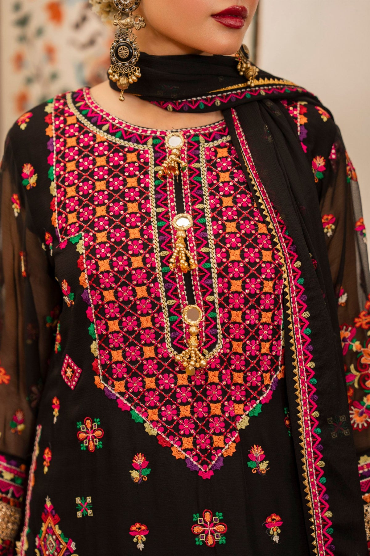 Karma Hayat - F-492 Pitch Black