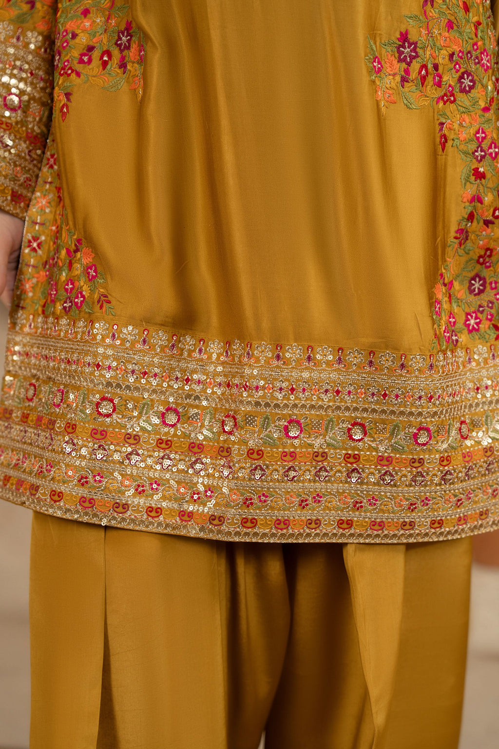KC - F-533 - ANTIQUE MUSTARD