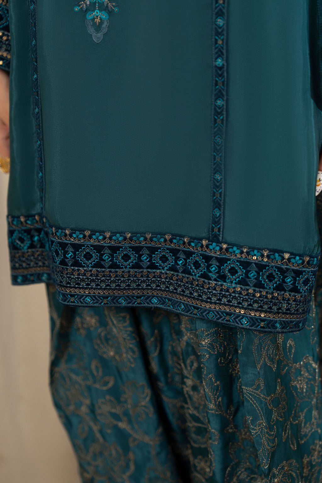 KC - F-528 - PEACOCK GREEN