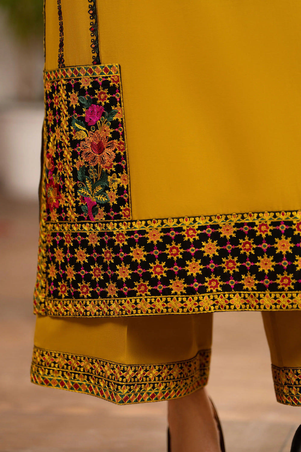 KC-1567- Saffron Folk